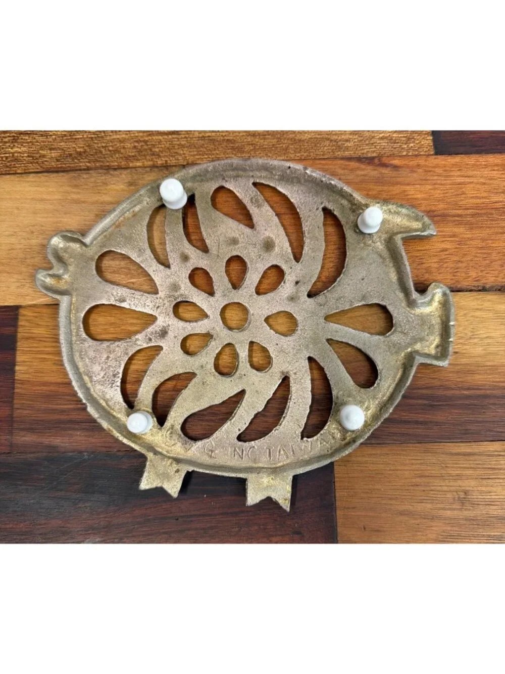 Vintage metal pig trivet, made in Taiwan, whimsical, country, farmhouse decor